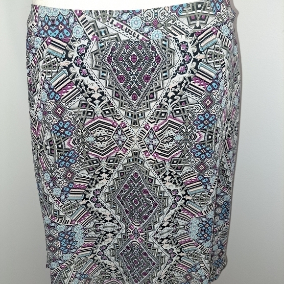 NWT Maurices Multi-Color Asymmetrical Hem Skirt Size Large - Picture 3 of 14